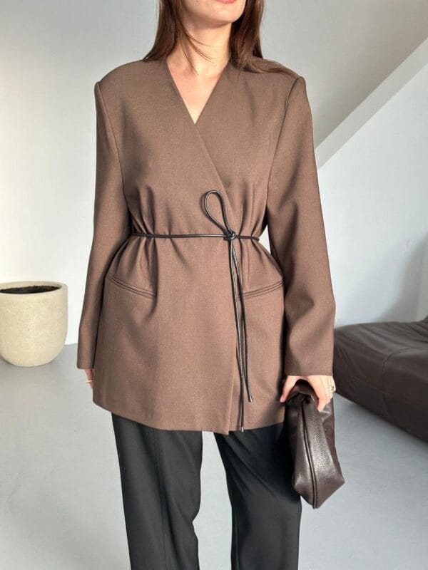 Veste col V