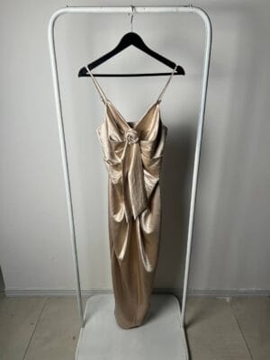 Robe satinée  à bretelles