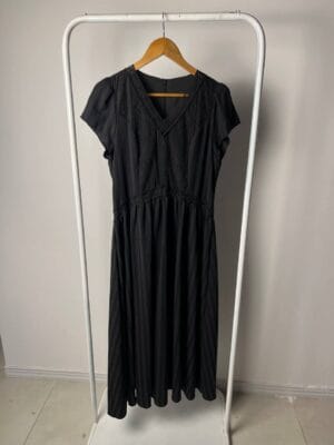 Robe à col V