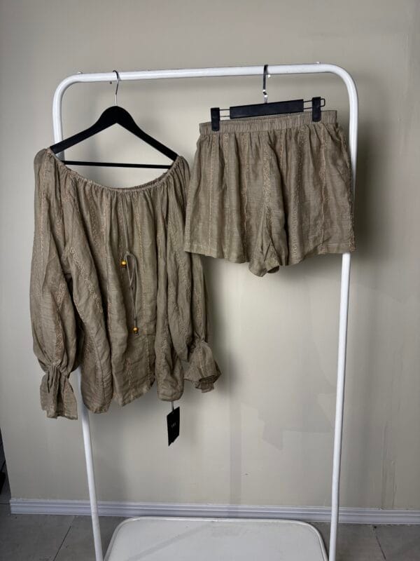Ensemble short