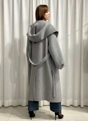 Manteau à Grande Capuche