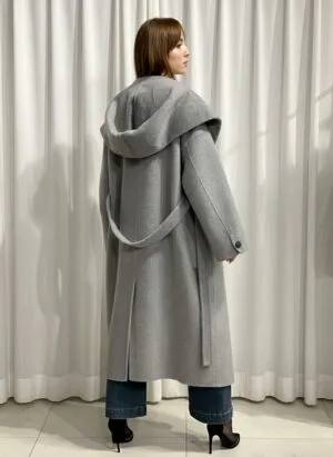 Manteau à Grande Capuche